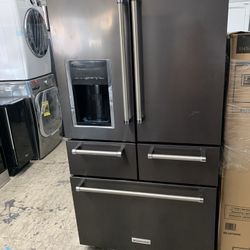 Kitchen Aid 5 Door In Black Stainless Used With Platinum Interior