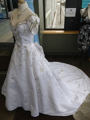 New And Used Wedding Dresses For Sale In Bangor Me Offerup