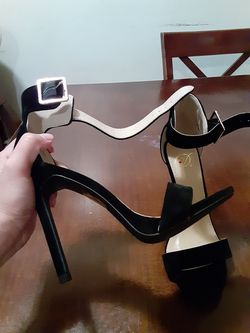Shoes size 7