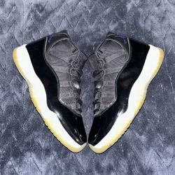 Jordan 11 Space Jam Size 8.5 