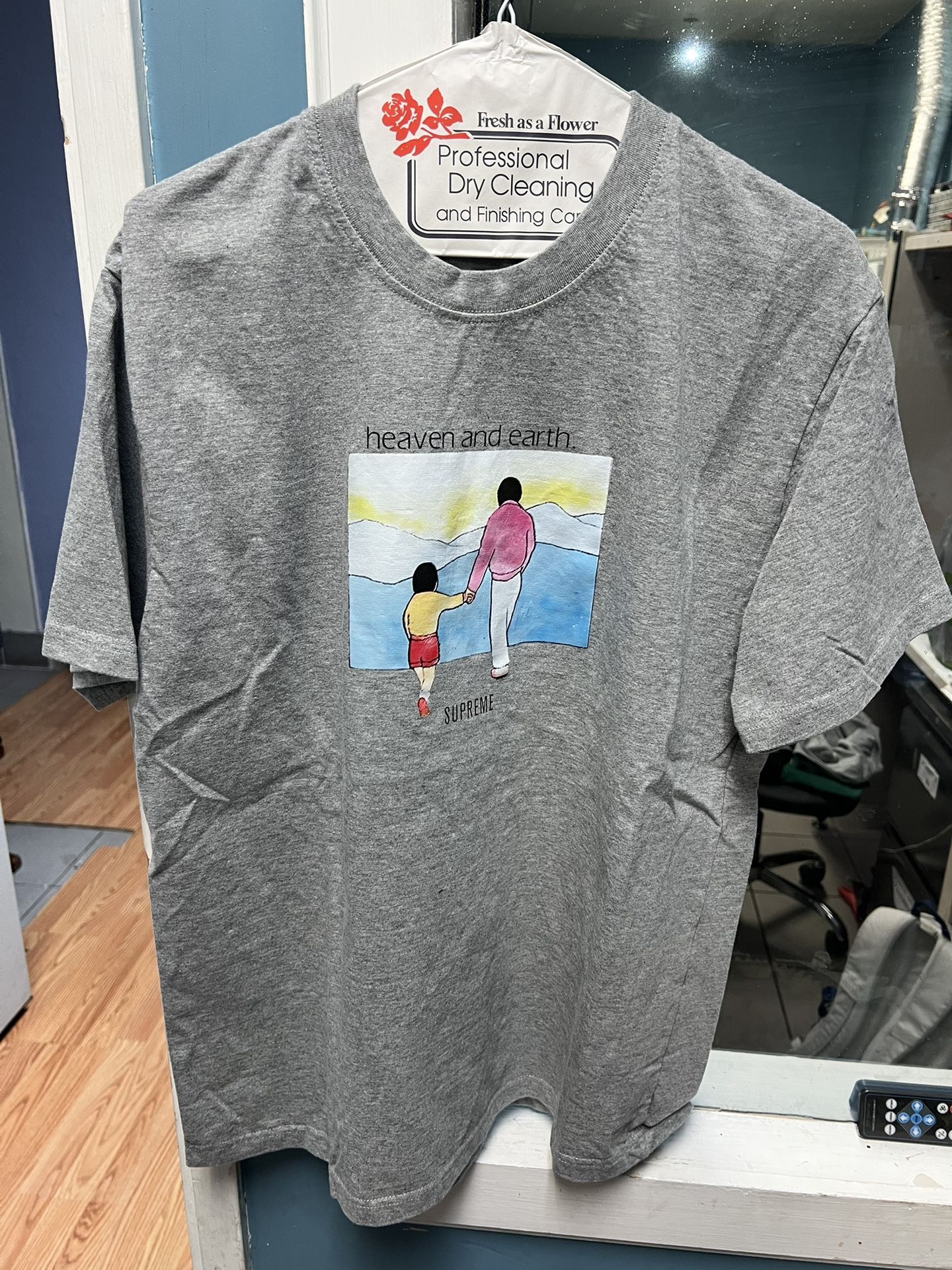 Supreme Heaven And Earth Tee Size Large