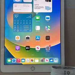 iPad 5th Gen! Like New And Unlocked! 