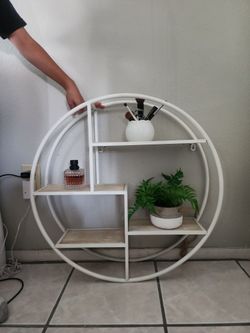 Pretty Round Shelf For Storage 