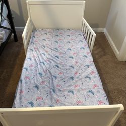Toddler bed Frame + mattress