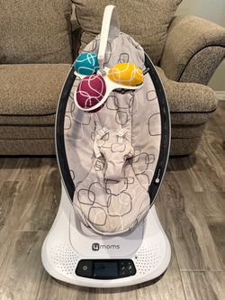 Baby Mamaroo Swing. Pick up in La Puente near Edgewood Academy Elementary School. FIRST COME FIRST SERVE