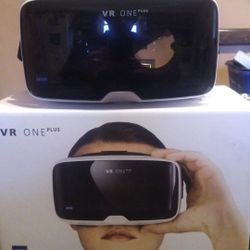 Virtual Reality Headset Zeiss VR One Plus