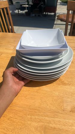 Plastic And Glass Plates