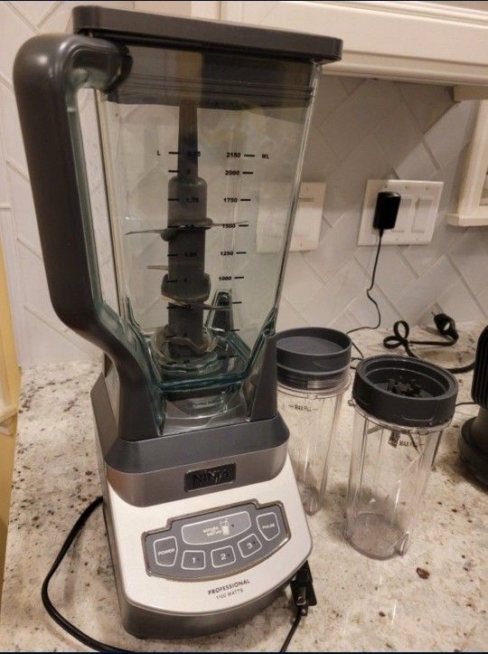 Ninja Professional Blender With 2 Nutri Ninja Smoothie Cups