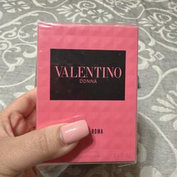 Valentino Perfume 