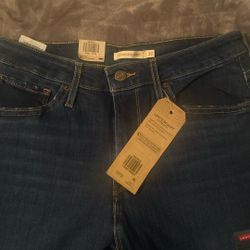 Women’s Levi Jeans