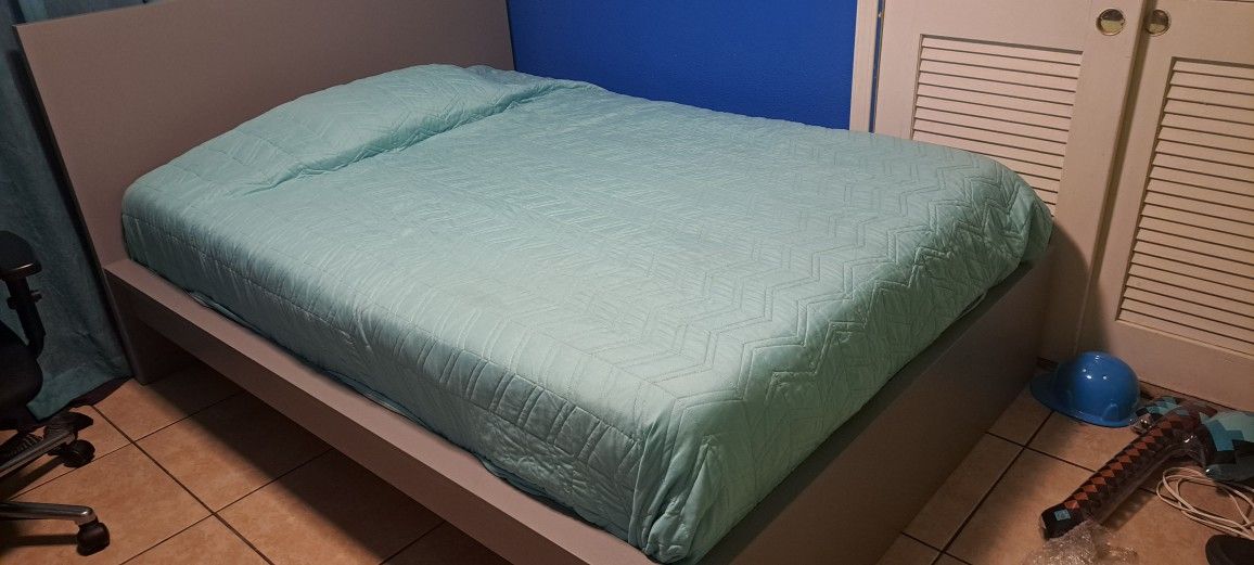 Bed Frame Full, 11" Novaform, Twin Mattress 7" Memory Foam.
