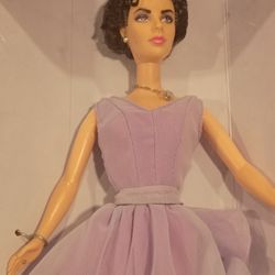 Elizabeth Taylor White Diamonds Doll