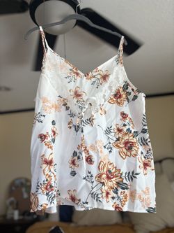 Women’s Top BNWT Size L