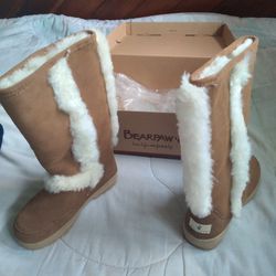 Womens Bearpaw Size 6  Furry Boots Brand New
