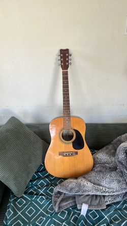 Hohner Acoustic Guitar (no case)