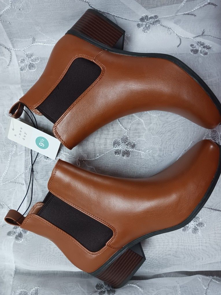 New Day Ellie Chelsea Boots