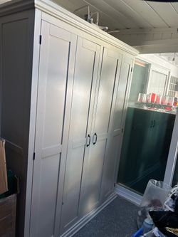 Cabinet with shelf’s