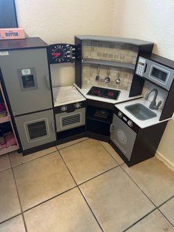 Kid, Kitchen