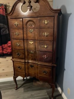 Dresser