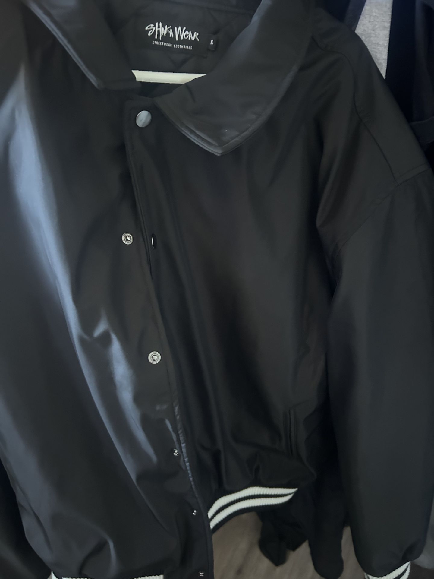 Shaka essential bomber jacket