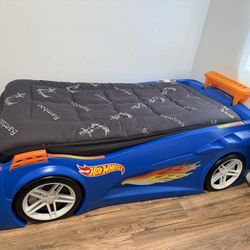 Step2 Car Bed And Two Cabinets 