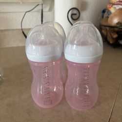 4 Philips Avent Bottles 