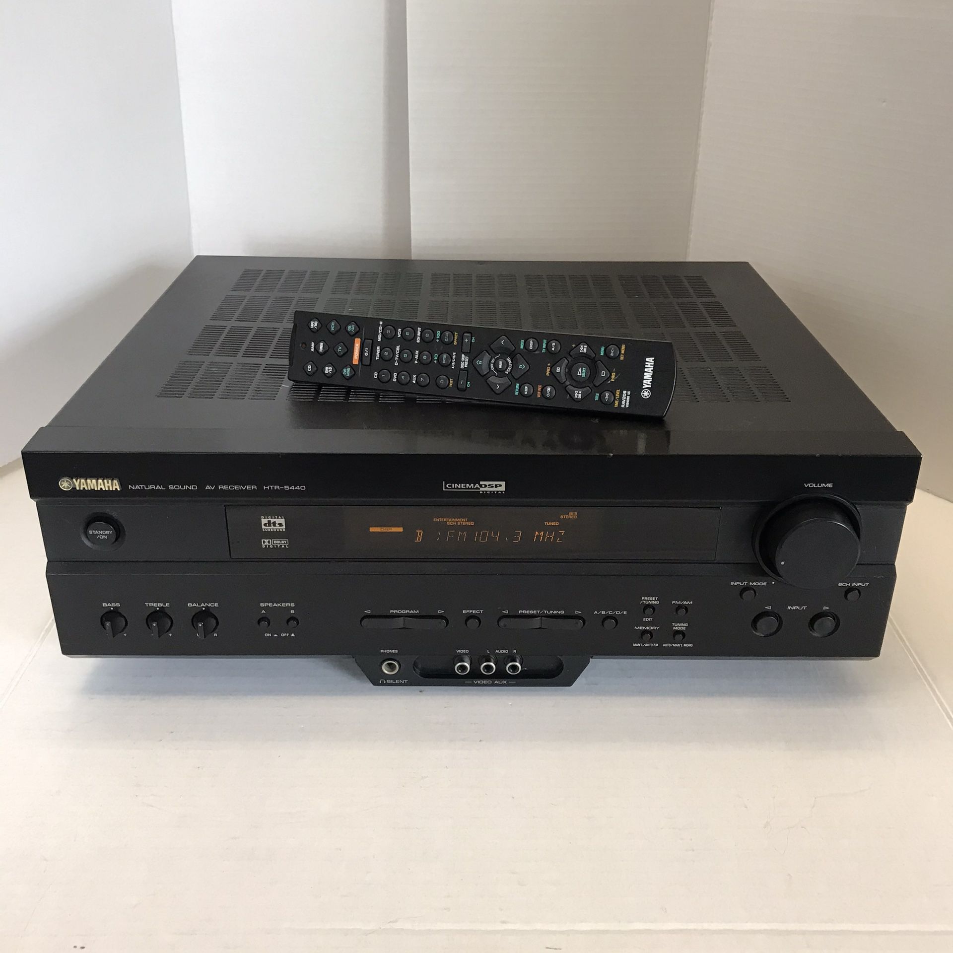 Yamaha 5.1 Stereo Receiver! HTR-5440 Natural Sound Home Theater AM/FM/Dolby Digital/DTS Receiver! Works Great! Comes With The Remote!
