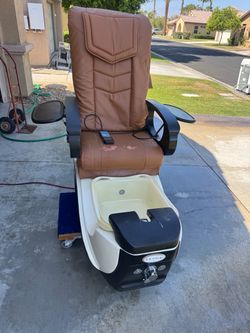 Luxe Pedicure Spa Chair with Foot Basin