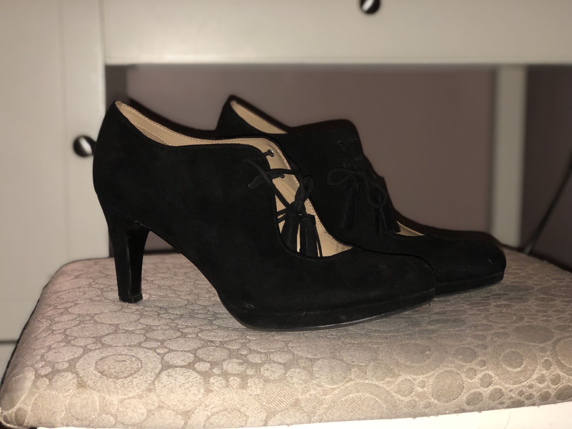 Naturalizer velvet suede heel booties size 8
