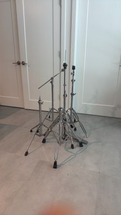 Drum hardware