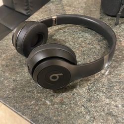 Beats Solo 4 Headphones 