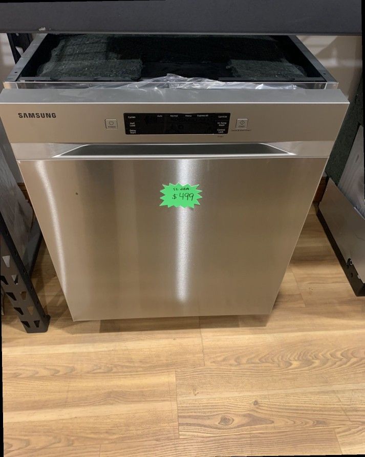 Samsung 24 in. Stainless Steel Front Control Built-In Tall Tub Dishwasher with Stainless Steel Tub, ADA Compliance, and 52 dBA