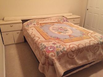 Queen bedroom set