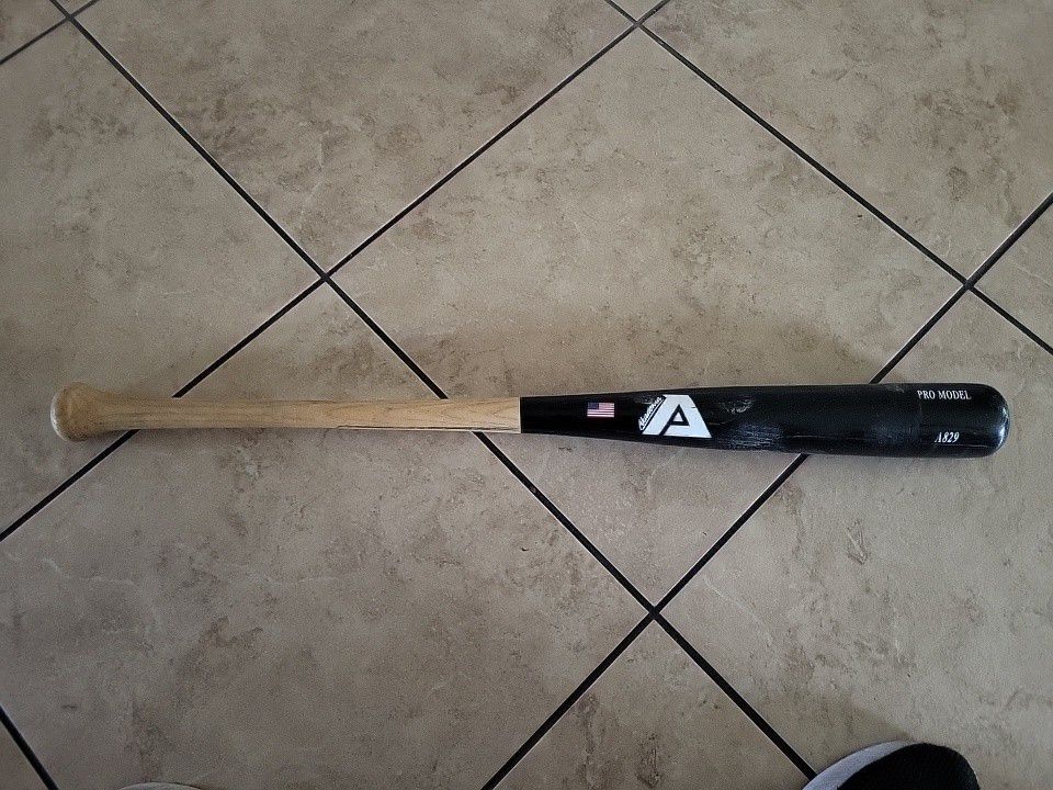 Akademia Pro Model A829 Wood 31" Baseball Bat 
