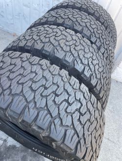 245 75 16 BFGOODRICH KO2 I sell this Seth of tires with 80% of Life the 4