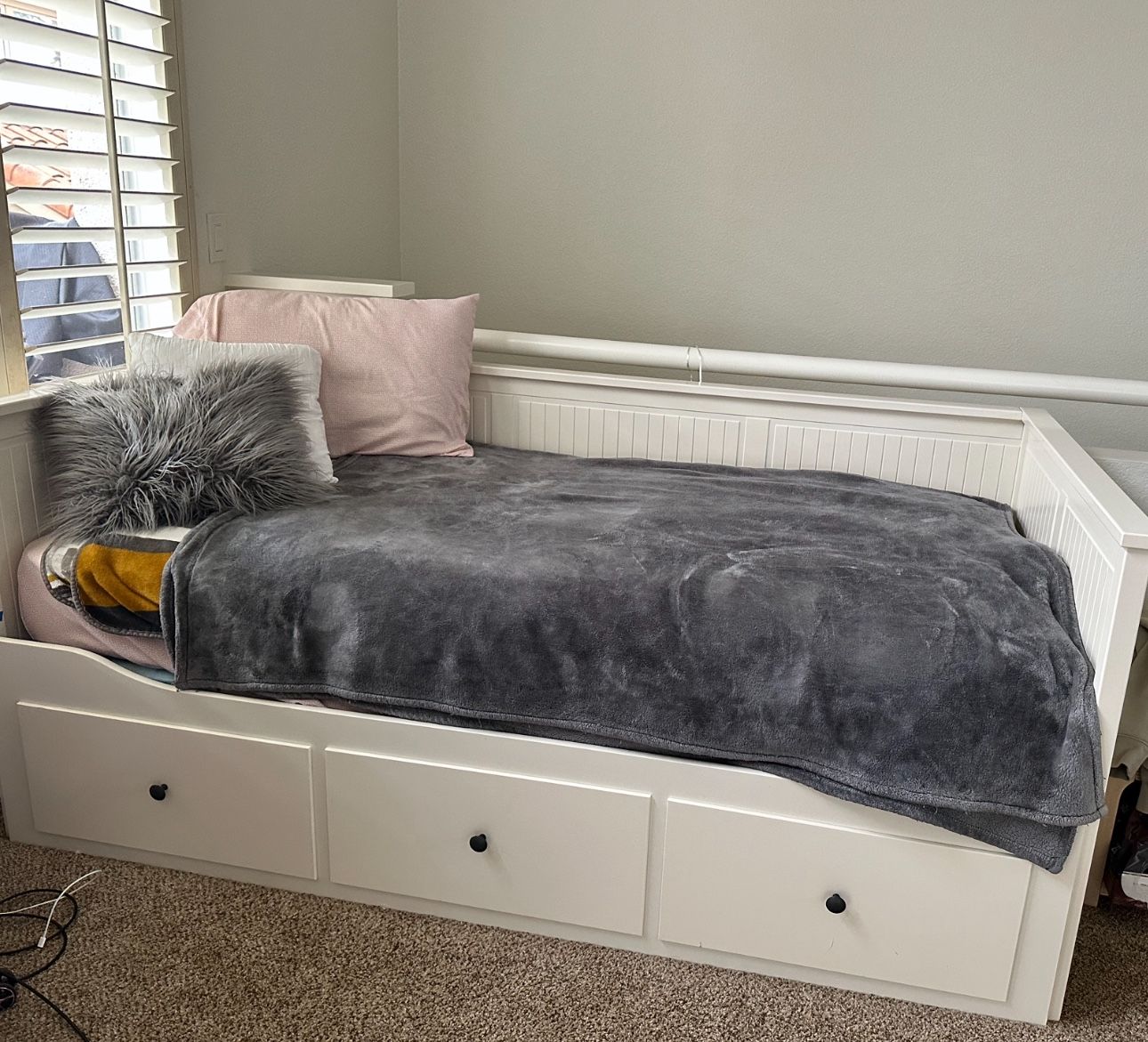 IKEA HEMNES day bed + mattress
