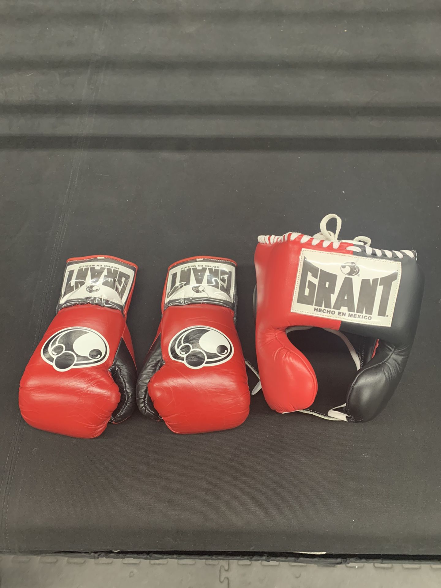 GRANT 10 oz boxing gloves and boxing headgear original