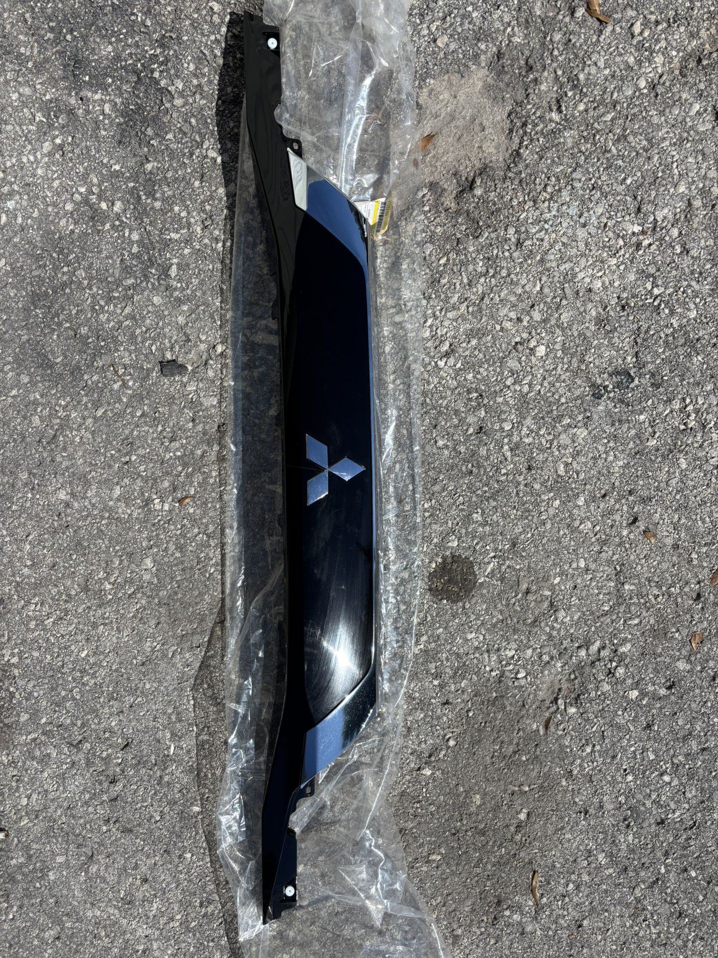 2016-2020 Mitsubishi Trim plate