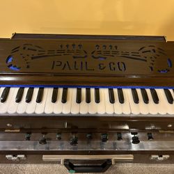 Paul & Co Harmonium
