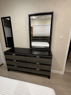 Bedroom set