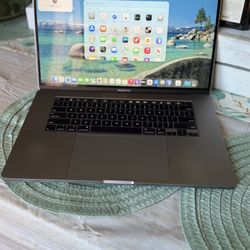 2019 Apple MacBook Pro with 2.4GHz Intel Core i9 (16-inch, 32GB RAM, 1TB SSD AMD Radeon Pro 5500M 8 GB