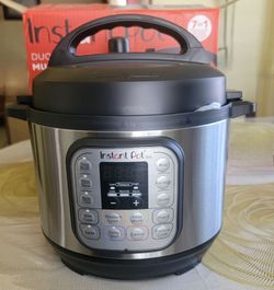 7-in-1 Instant Pot Duo 3-QT Multi-Use Pressure cooker. Never used. Open box only.