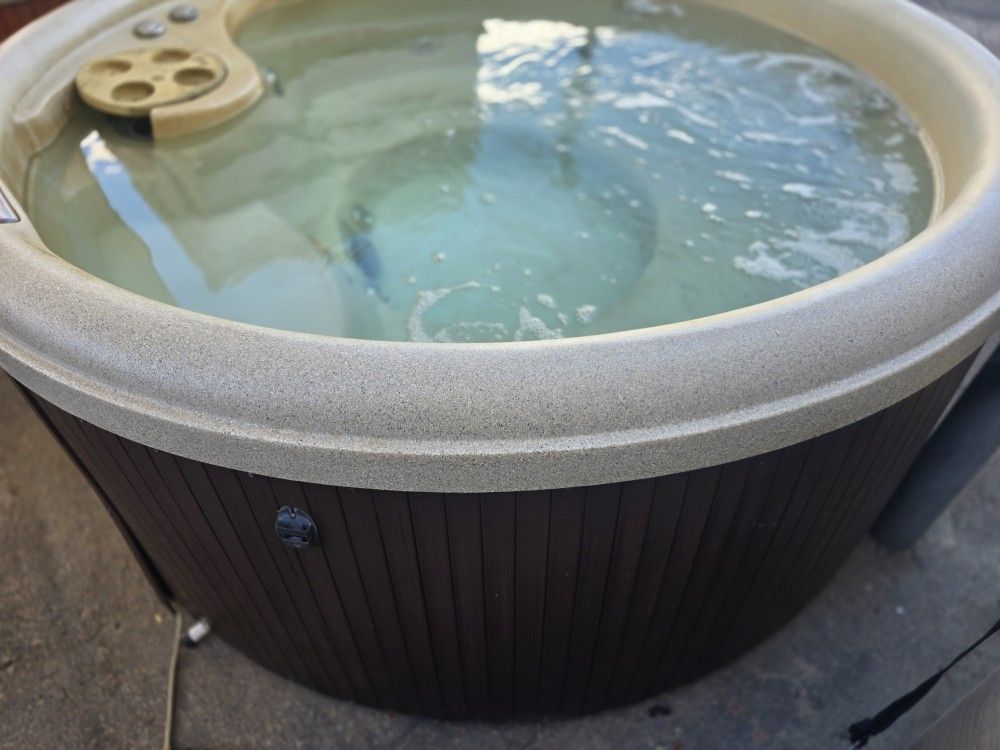spa, jacuzzi,hot tub 