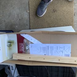 Beautiful stand shell open box never use