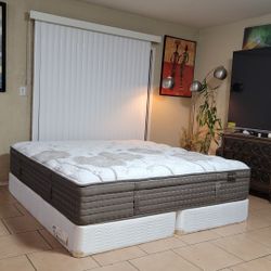 HIGH QUALITY KING SIZE AIRELOOM MATTRESS AND BOXSPRINGS FOR SALE! IN EXCELLENT CONDITION, FREE DELIVERY 