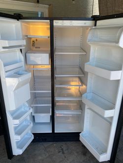 Whirlpool  fridge $180 works good can deliver