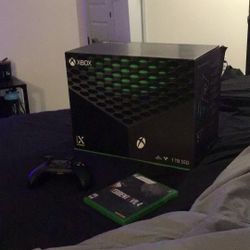 Xbox Series X - Gaming Console - 1TB SSD - Includes Wireless Controller - 4K Gaming - 120FPS - Carbon Black
