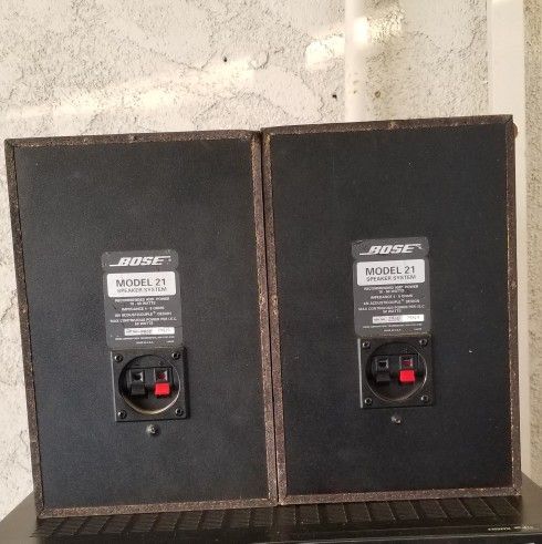 Bose Model 21 Bookshelf speakers Working Great