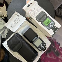 SUNPAK DF4000U PowerZoom™ Flash for Canon® and Nikon® DSLRS