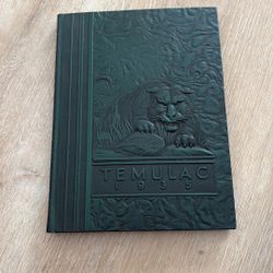 1935 CALUMET HIGH SCHOOL YEARBOOK, CHICAGO, ILLINOIS  THE TEMULAC
